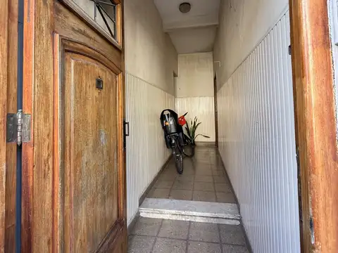 Depto Tipo Casa en Venta en Villa del Parque, USD 145.000