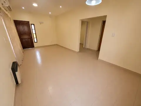 ALQUILER COMERCIAL CALLE SARMIENTO GODOY CRUZ