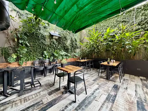 Moderno local con patio. Zona Güemes.