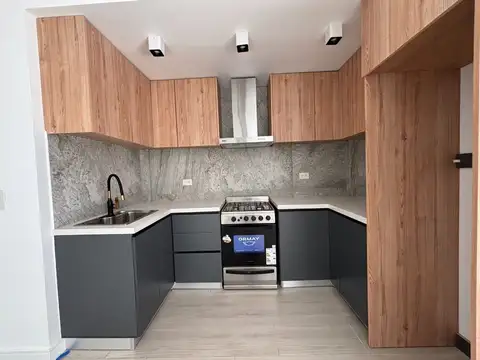 Depto Tipo Casa 3 ambientes con 2 baños