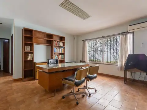 EXCELENTE EDIFICIO DE LOCAL Y OFICINAS C/ ESTACIONAM. PROPIO