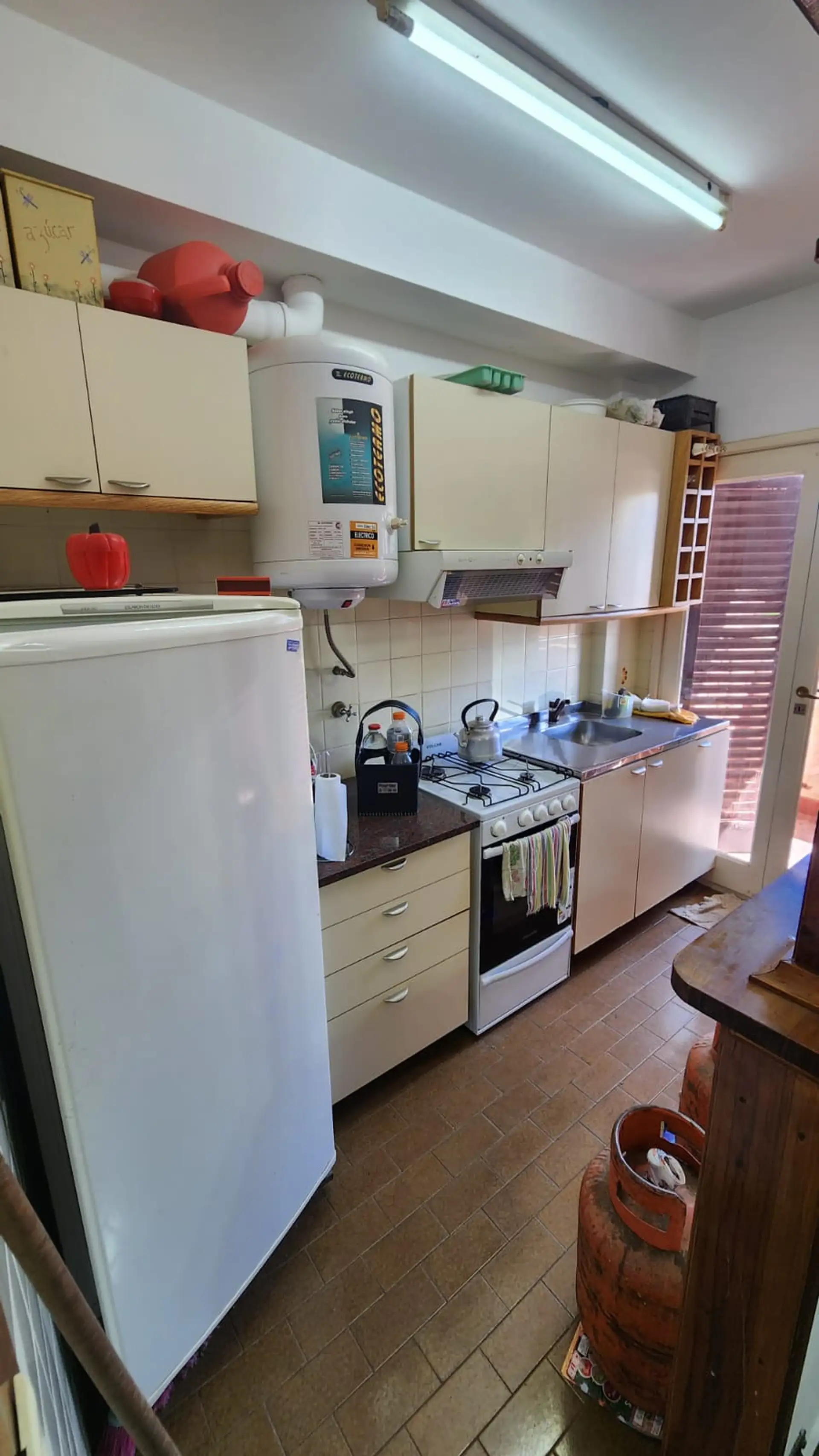 Depto 1 amb en Venta, Acantilados, con balcón y espacio para auto
