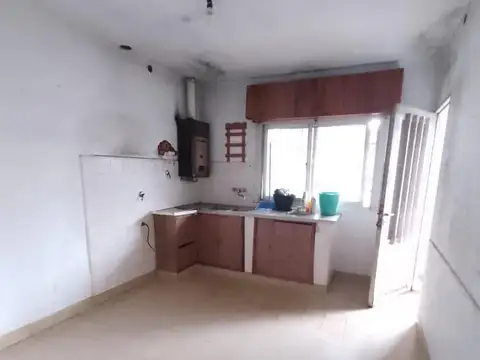 Casa 4 ambientes con 1 baño