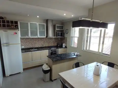 Casa 4 ambientes con 3 baños