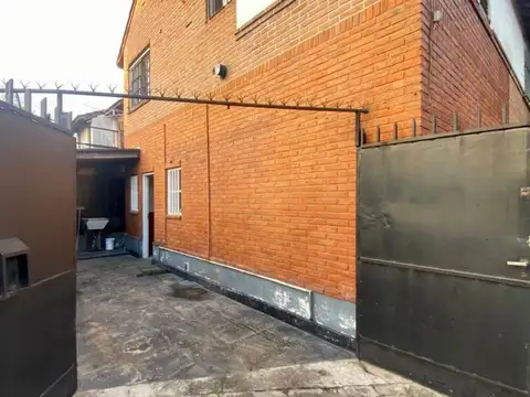 VENTA - DUPLEX - CASEROS CENTRO - TRES DE FEBRERO