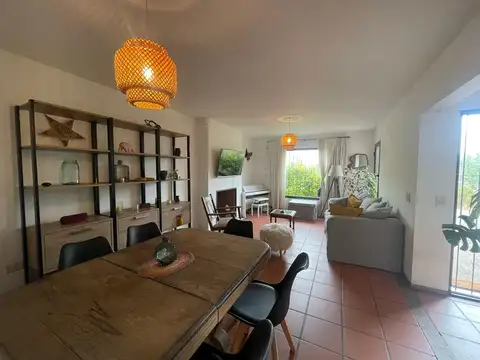 Casa en Alquiler de 3 dormitorios