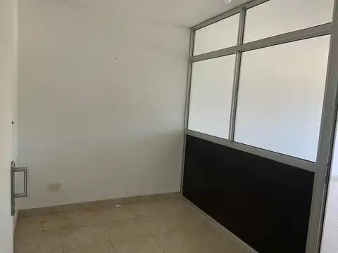 Oficina en Alquiler en Adrogue, $ 400.000