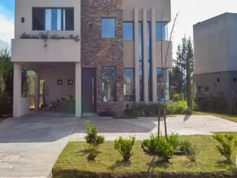calle 163 7887 , Piso 2