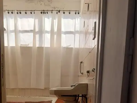 Carlos Calvo 2083 , Piso 1