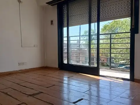 Carlos Calvo 2083 , Piso 1