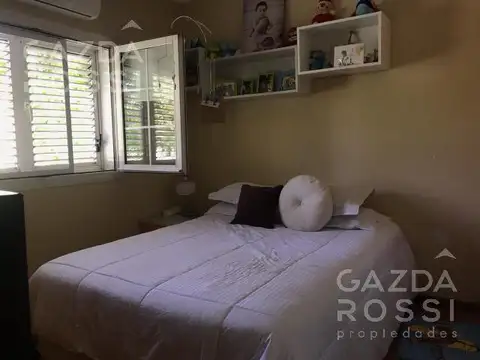 Depto Tipo Casa en Venta en Adrogue, USD 220.000