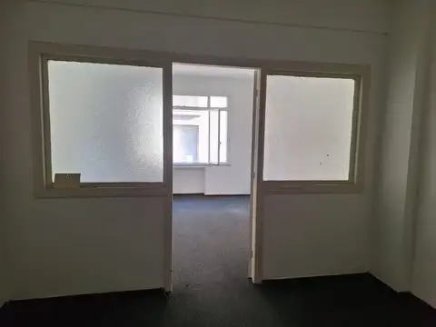 Oficina en Alquiler en Ciudad Vieja, $U 13.500