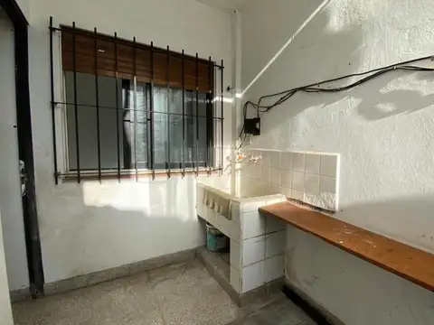Depto Tipo Casa en Alquiler con 1 cocheras