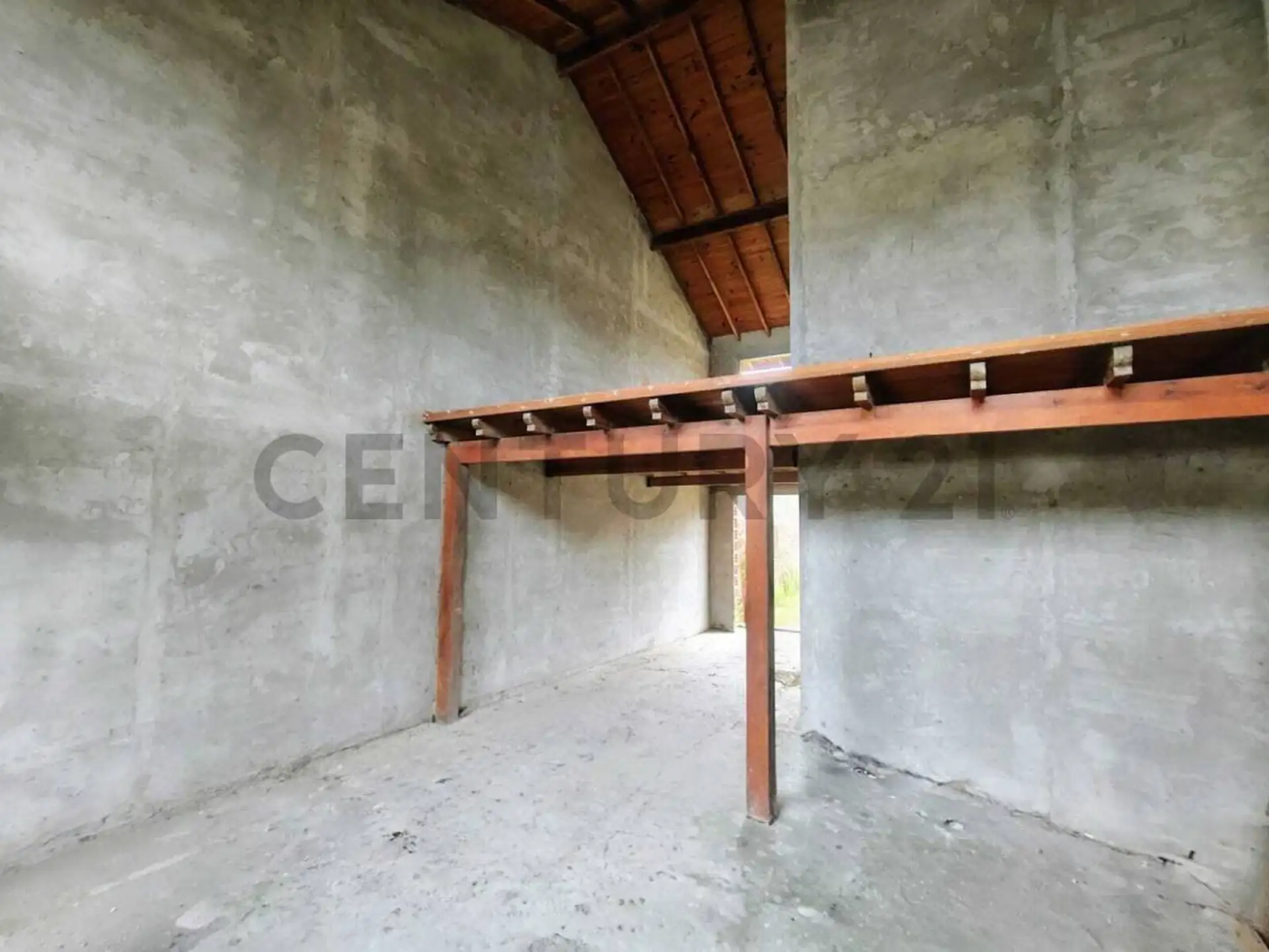 Venta casa 5 ambientes a terminar