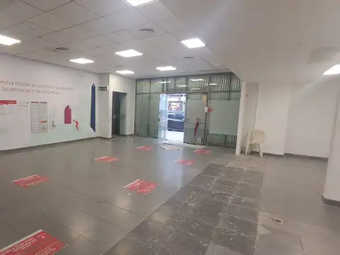 Local en Venta Via Púb.