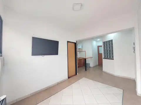 Oficina 2 ambientes con 1 baño