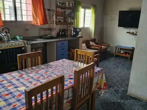 VENTA CASA 3 AMBIENTES Y LOCAL PTE DERQUI