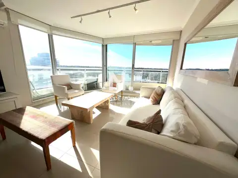 apartamento en venta de 3 dormitorios 3 baños, zona shopping, punta del este