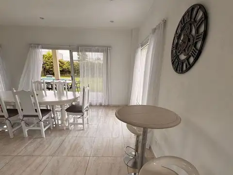 Casa en Alquiler Temporal con 5 cocheras
