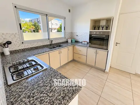 Casa en Alquiler Temporal de 4 dormitorios
