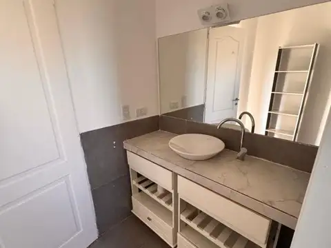 Casa en Alquiler Temporal con 5 cocheras