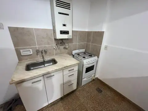 Urquiza al 1300 ( 1358 )