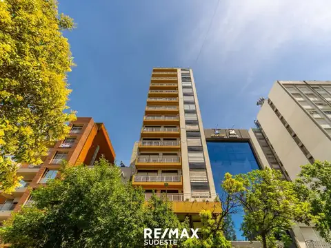 VENTA DEPARTAMENTO CENTRO 4 AMBIENTES CON COCHERA