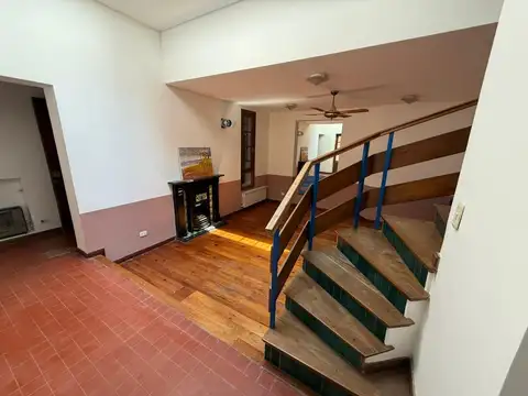 Depto Tipo Casa en Alquiler con 1 cocheras