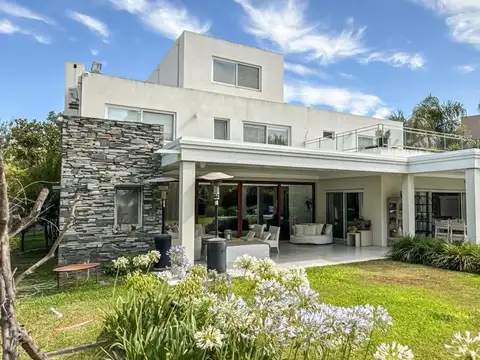 Exclusiva Casa en Ayres del Pilar