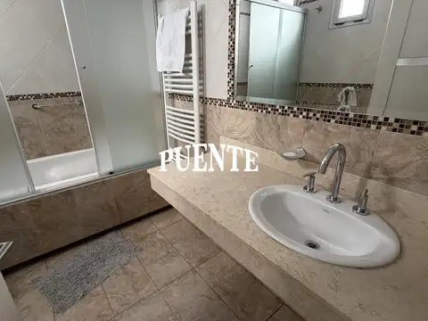 Casa en Alquiler de 3 dormitorios