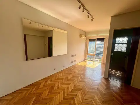 Departamento 2 ambientes, piso alto, muy luminoso