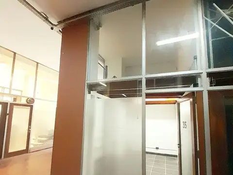 Local en Galería 10M2, San Isidro o Depósito