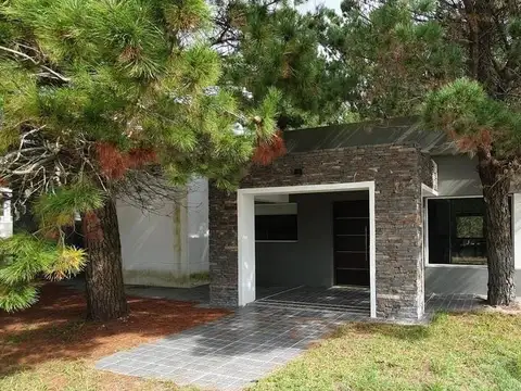 Casa en venta - 3 Dormitorios 2 Baños - Pinamar