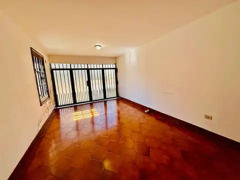 Tres Cerritos. Los Juncos 200