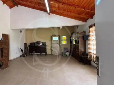 Casa en Alquiler con 5 cocheras