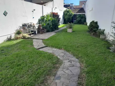 CASA EN VENTA LOTE PROPIO 9 X 42 TOMA MENOR VALOR