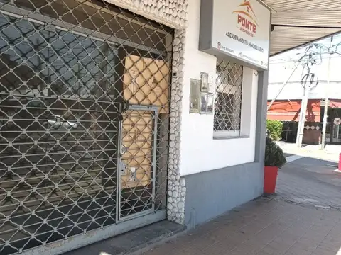 Local en Venta 69 años