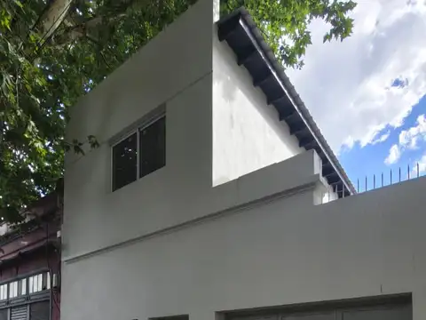 DEPTO TIPO CASA DE 2 AMB. CON PATIO Y TERRAZA 