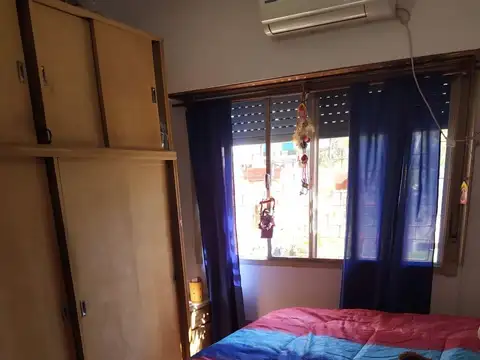 Casa sobre Av. San Martin con salida a 2 calles 