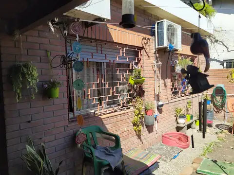 Casa sobre Av. San Martin con salida a 2 calles 