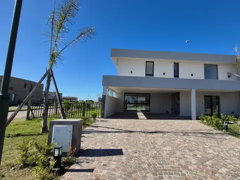 Casa en Countries/B.Cerrado (Ezeiza)