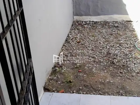 Casa 2 ambientes con 1 baño