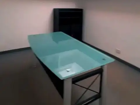 Oficina 3 ambientes con 1 baño