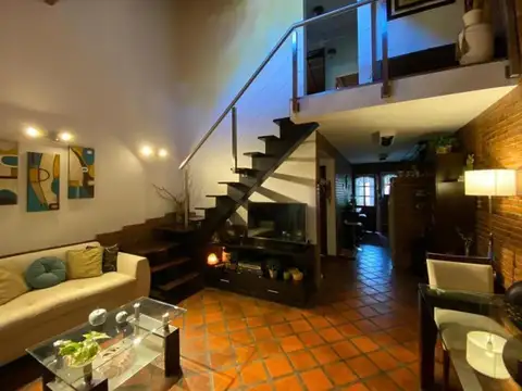 Depto Tipo Casa 4 ambientes con 2 baños