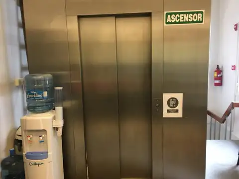 Oficina Monoambiente con 9 baños