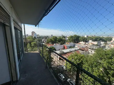 VENTA  4 AMB CON COCHERA-MONTE CASTRO-APTO CREDITO