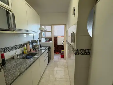 Avenida Rivadavia 400, Piso 8°