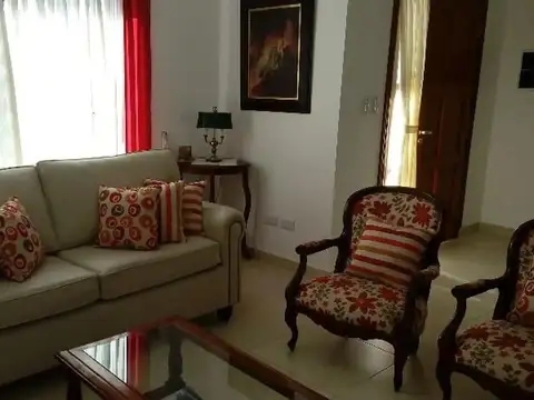 Casa En Las Orquideas Cod. 10496