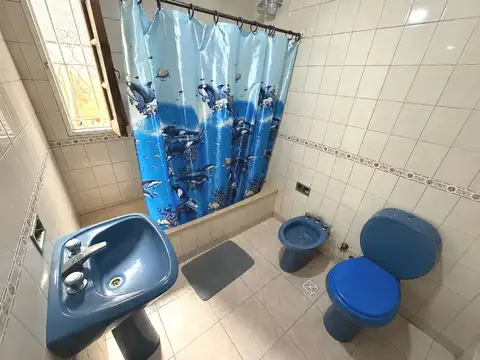 CASA TIPO PH 4 AMB CON GALPON -. LOMA HERMOSA