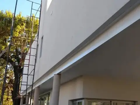 Casa en Alquiler con 1 cochera